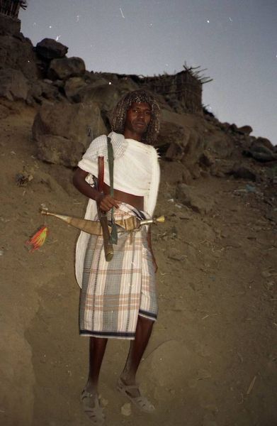 <b>«Мужчина афар возвращается из города в свою деревню»</b>,<br /> Афамбо, Эфиопия, январь 2004.